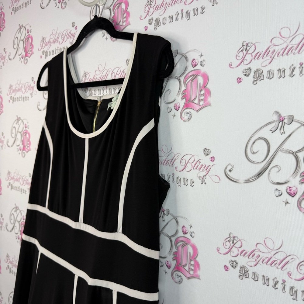 Cleo dress 2 tone color block trim flowy zip up Elegant Black and White Dress - Picture 4 of 15
